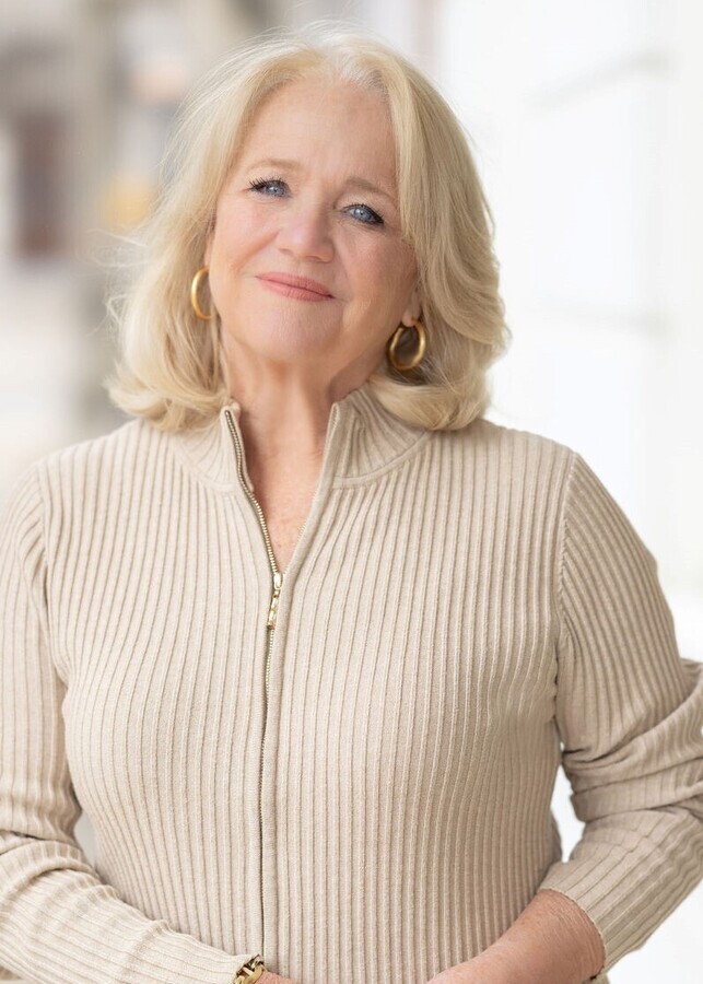 Jane Cummings, Luxury Collection Specialist